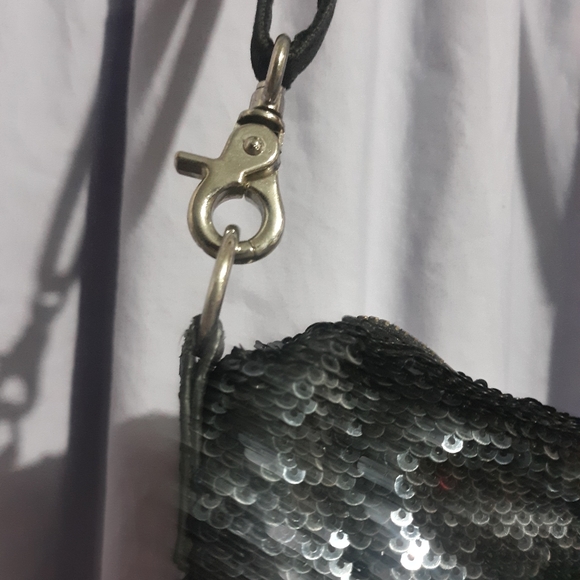 🖤Vintage VS PINK Sequin Cross abidy Purse🖤 - Picture 9 of 11